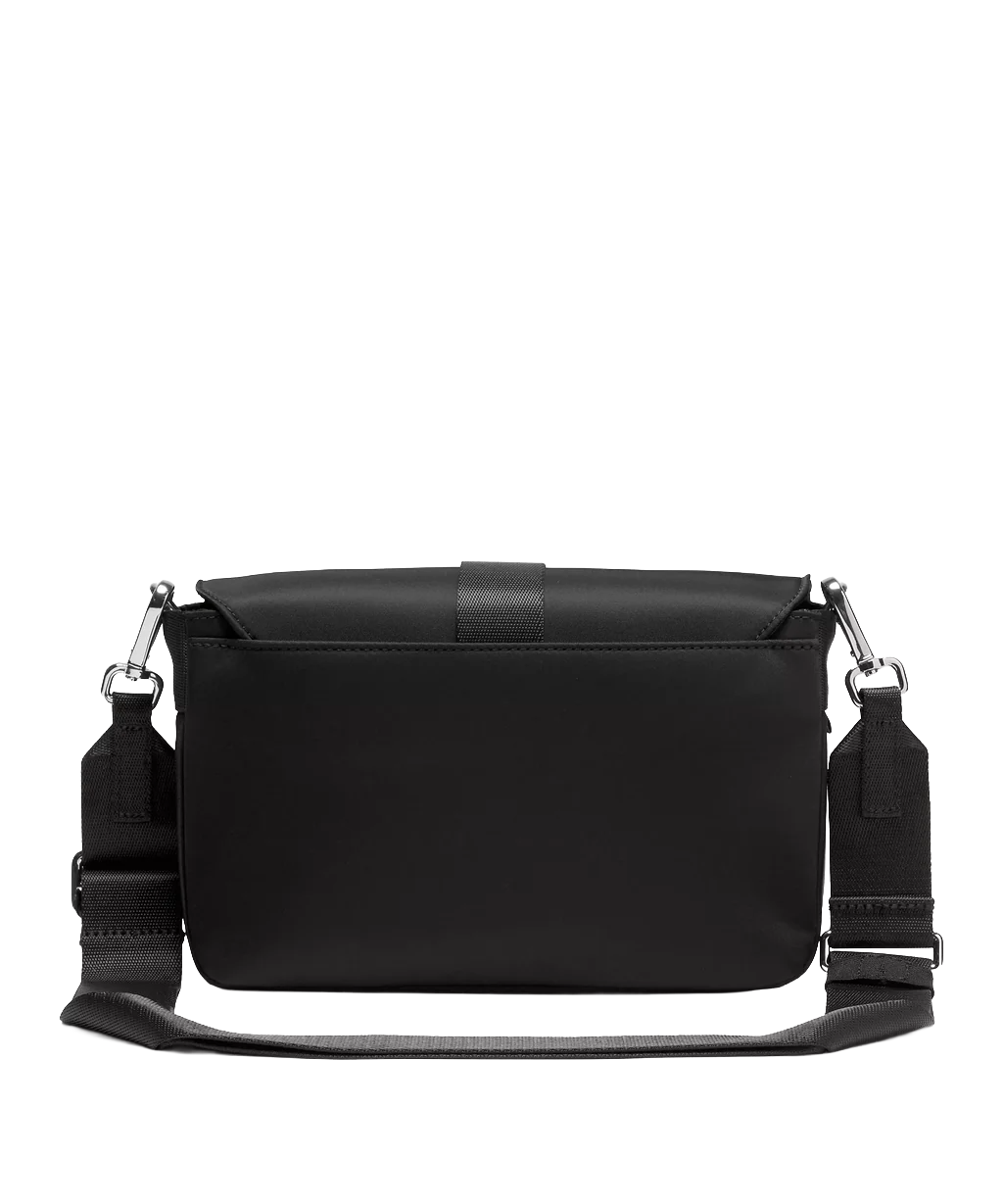 Lululemon Wunderlust Multi-Pocket Crossbody Bag 3L