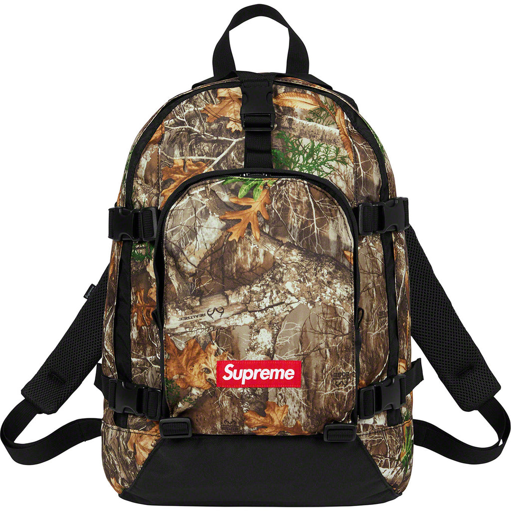 Supreme camo 2024 tote backpack