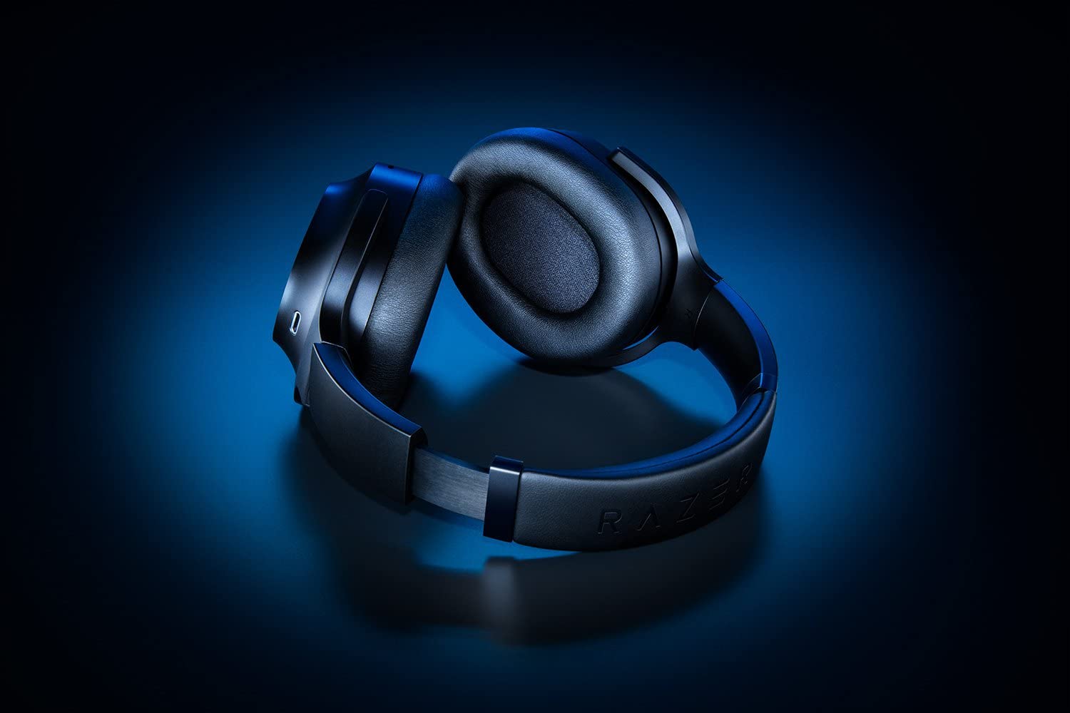 Razer Barracuda Pro – Wireless Gaming Headset with Hybrid ANC