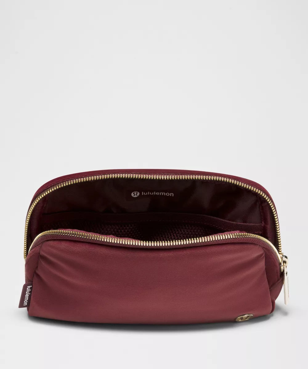 Lululemon Everywhere Belt Bag 1L Velour Wine Berry/Gold