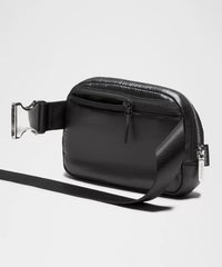 Lululemon Everywhere Belt Bag 1L Wunder Puff Black