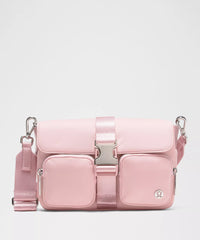 Lululemon Wunderlust Multi-Pocket Crossbody Bag 3L
