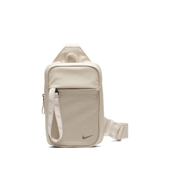 Nike sportswear essentials hip pack