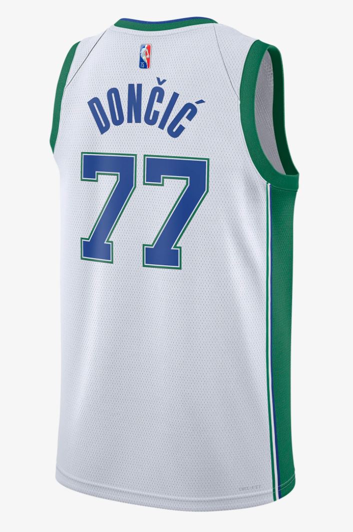 Luka Dončić Signed Dallas Mavericks Nike Swingman Navy Blue NBA